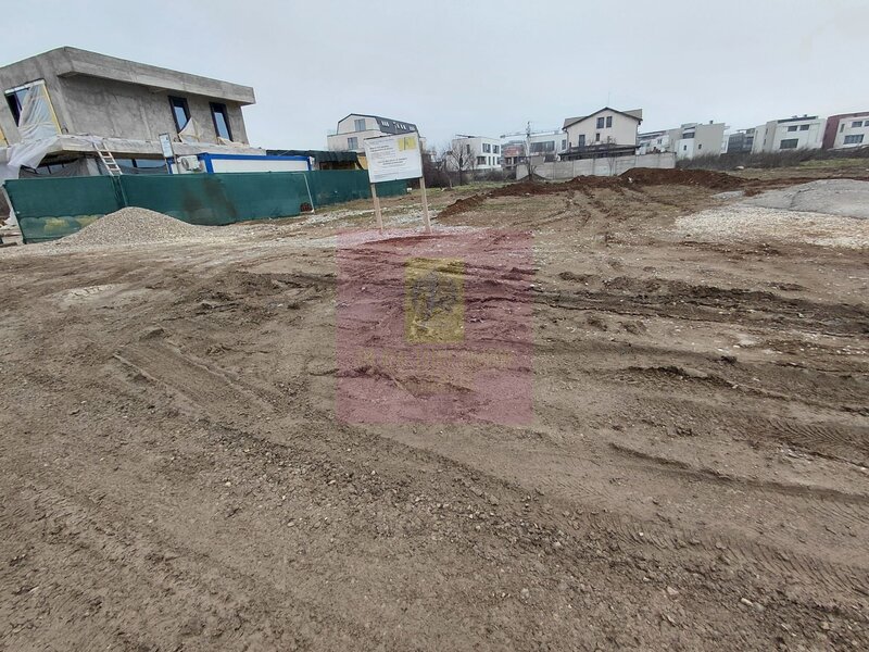 Vanzare teren constructie casa in zona Sisesti-Rompetrol